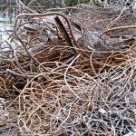 Teräkset kierrä-
tetään romutta-moihin, betoni pulveroidaan murskattavaksi ja puutavara päätyy lämpöenergian 
tuotantoon.