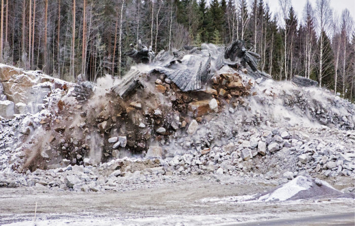 Urakka-alueen maaper&auml;st&auml; huomattava m&auml;&auml;r&auml; on kalliota,  joten maa vavahtelee t&auml;m&auml;n t&auml;st&auml;.