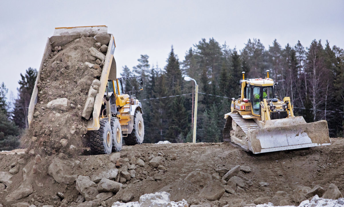 Talven mittavimmat tiety&ouml;t ovat k&auml;ynniss&auml; &Auml;&auml;nekoskella.