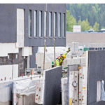 Runkoty&ouml;n jakautuminen kahteen suuntaan tuo mukanaan ty&ouml;n yhteensovitukselliset ja logistiset haasteet.