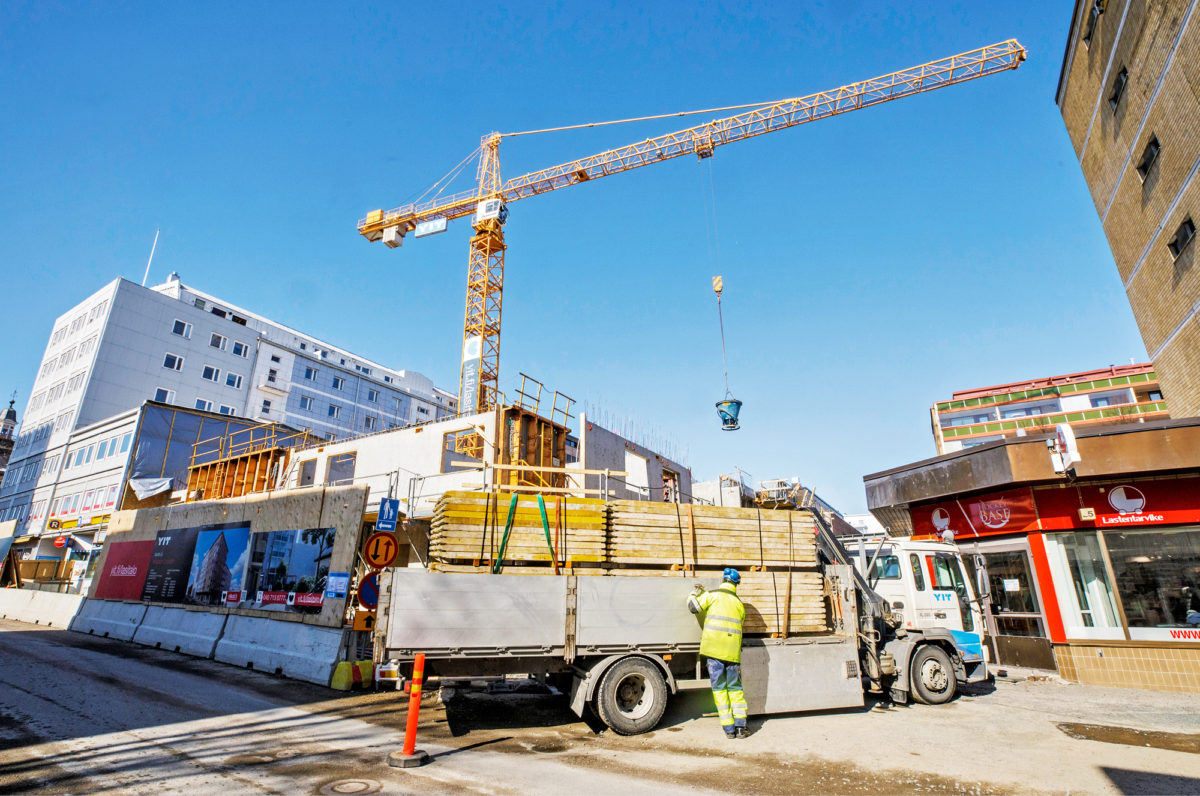 Työmaaliikenteen järjestäminen on Lasitalo-työmaan suurimpia haasteita.